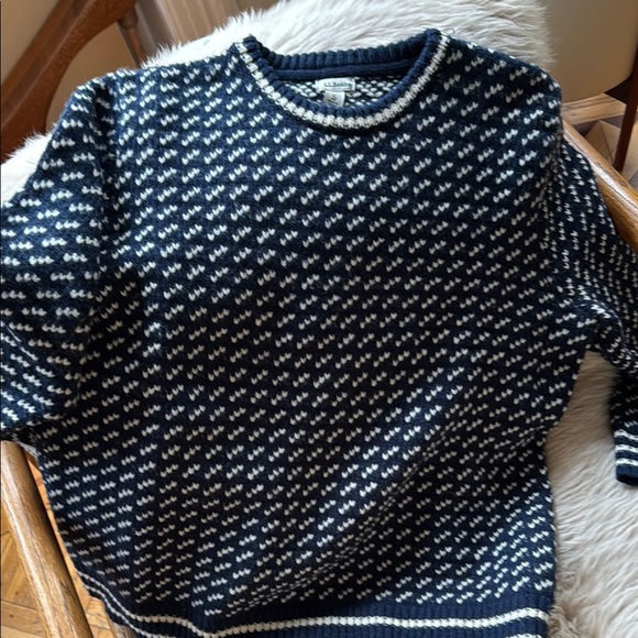 L.L. Bean Norwegian Lambswool Blue and White Crewneck Sweater- Women’s - Picture 7 of 12